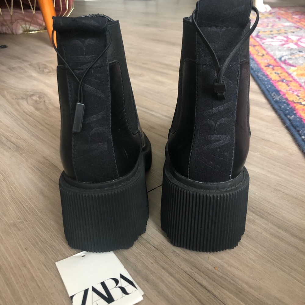 Black leather chunky booties - Picture 3 of 5